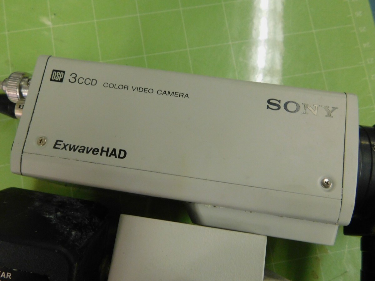 Sony DXC-390 3CCD Color Video Camera ExwaveHAD w/ Navitar Sony DXC-390 3CCD Color Video Camera ExwaveHAD w/ Navitar