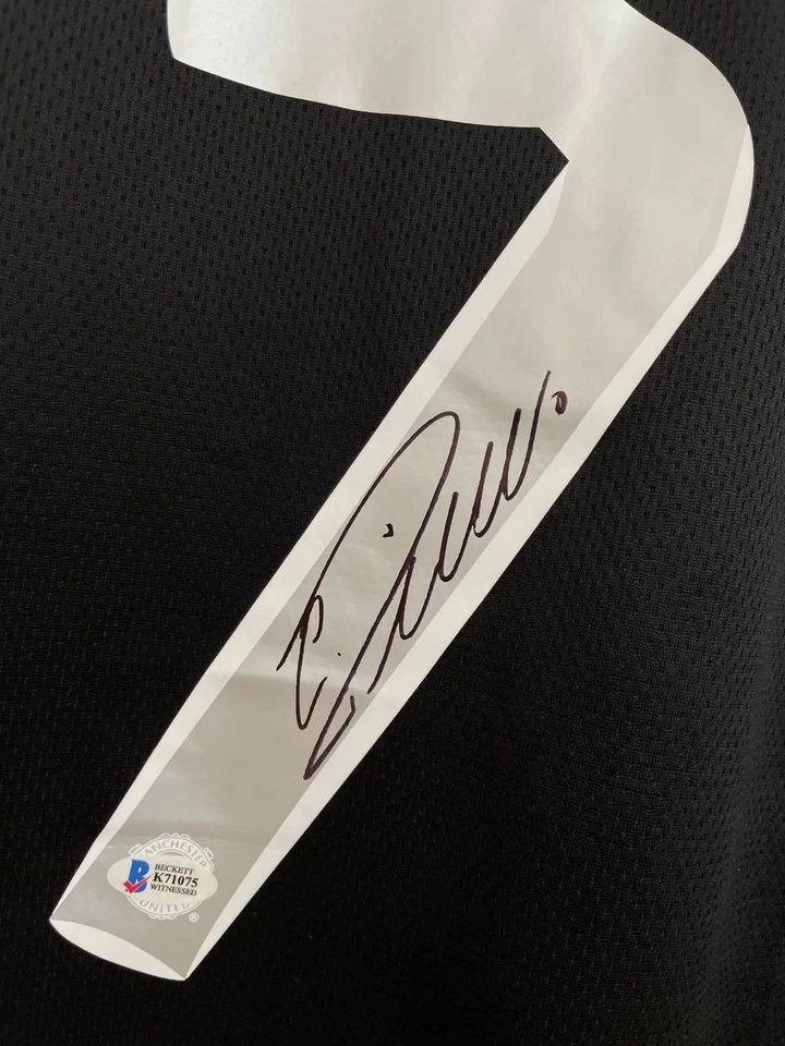Jersey negro #7 autografiado por Cristiano Ronaldo firmado a mano certificado de autenticidad Beckett Foto 2 de 4