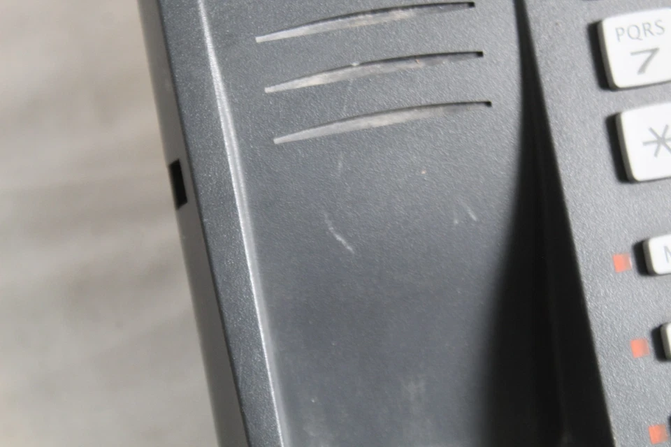 Lote de 5 teléfonos digitales de oficina Toshiba DKT3007-SD de 7 botones Foto 4 de 4