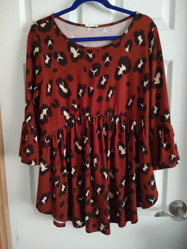 Reb. In J. 3/4 Sleeve Brown Animal Print Top Size Large