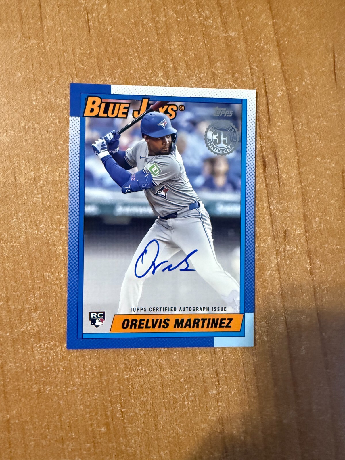 2025 Topps Series 1 - Orelvis Martinez - 1990 Topps On Card Auto BLUE JAYS