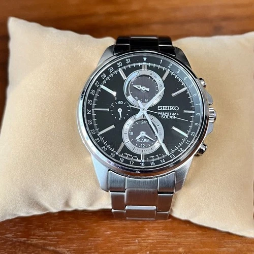 SEIKO V198 Perpetual Solar Chronograph Men's Watch Black Near Mint