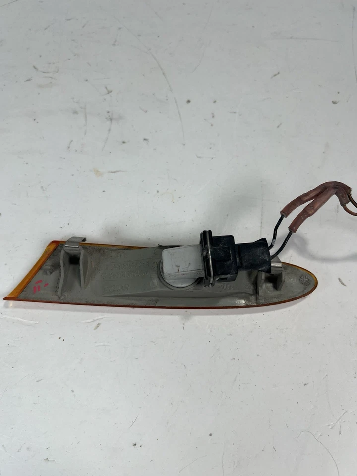LUZ MARCADORA DELANTERA DERECHA JAGUAR XJ8 XJR VANDEN PLAS 2004-2007 OEM PASAJERO Foto 4 de 4