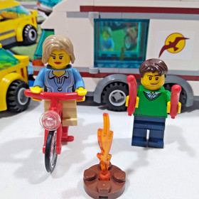 🔥LEGO CITY 4435 Car and Caravan 100% Complete w/ instructions & Minifigures