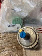 Maxitrol 325-5 Pressure Regulator 10 PSIG MAX