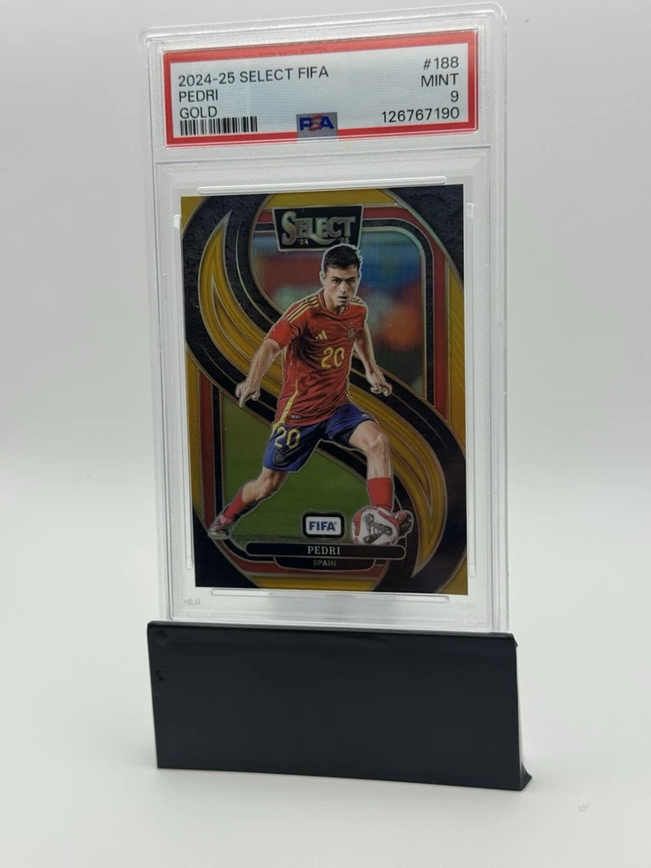 2024-25 Panini Select FIFA - Mezzanine Pedri #188 Gold Prizm/10 Foto 2 de 4
