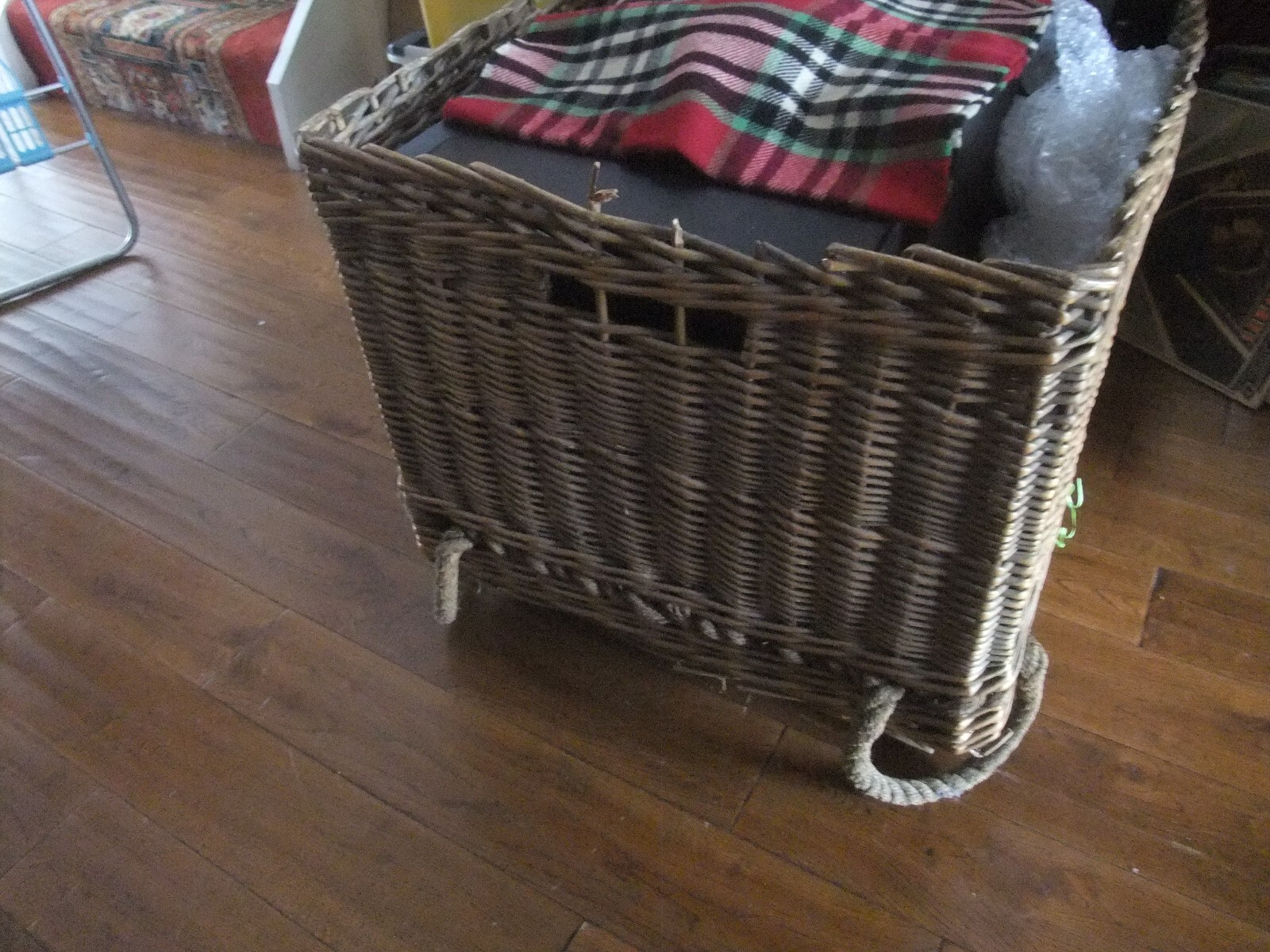 ANTIQUE WICKER LAUNDRY BASKET Huge Hotel Laundry Basket on wheels eBay