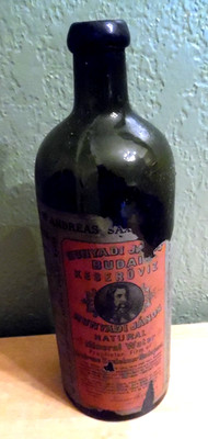 ANTQ LATE 1800'S MUNYADI JANOS NATURAL MINERAL WATER GREEN BOTTLE W/ORIG LABEL
