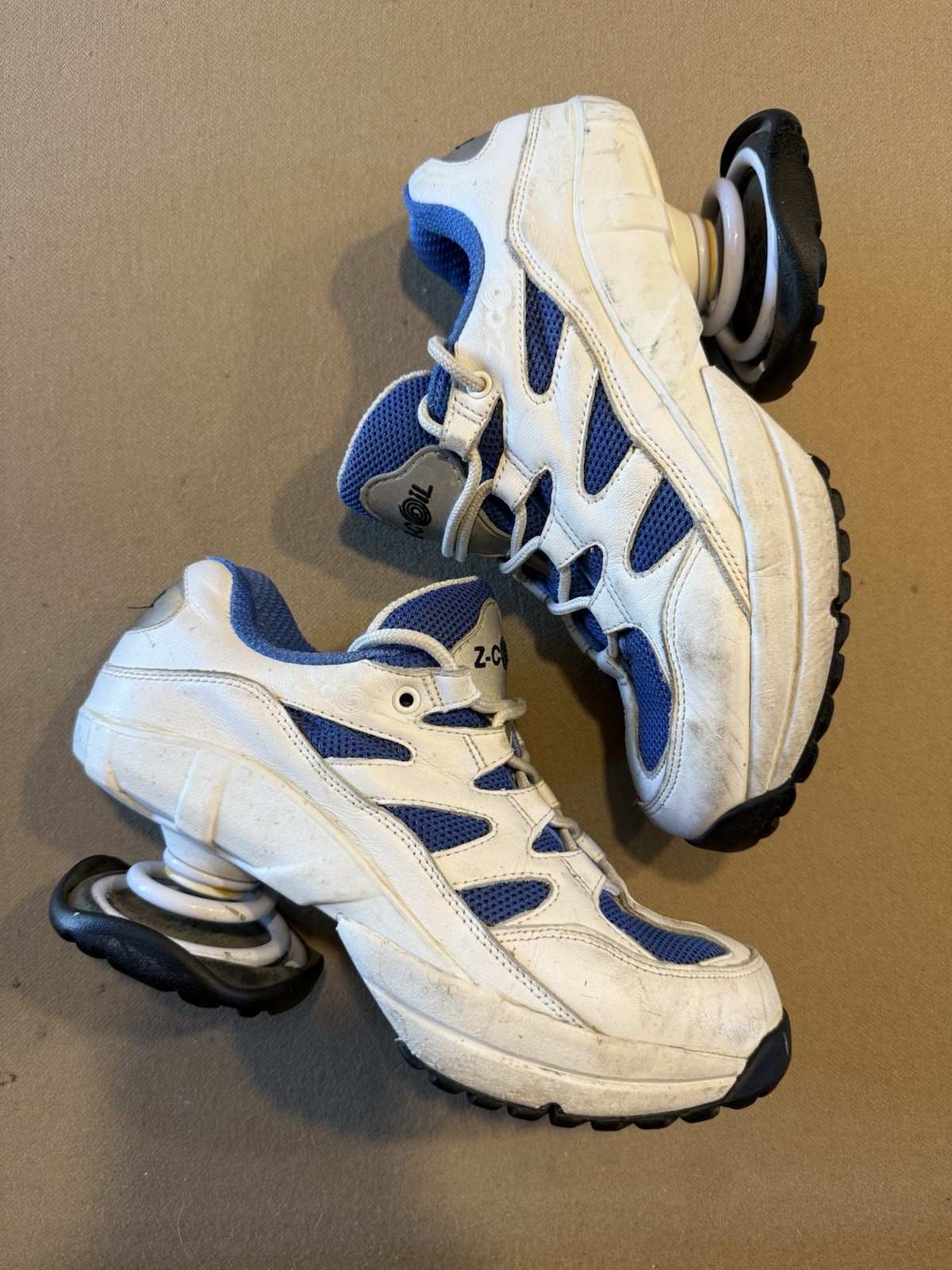 Z-Coil Shoes Womens Size 8 White Blue Universal Platform Spring Heel FREE SHIP