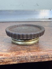 fill cap for Dietz tubular lantern. Earlier Non Marked Cap.   Monarch Hy-lo Bliz