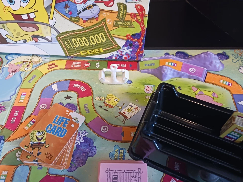 The Game of Life Spongebob Squarepants Edition 90% Complete Missing 3 Pawns - Image 4 of 4