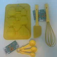 New Disney Daiso 4pc Winnie The Pooh Piglet Tigger Eeyore Baking Kit Cake Mold