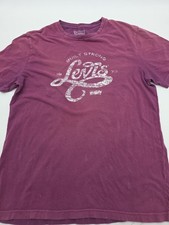Levis T-Shirt Mens Medium Burgundy Spell Out Men . 37793