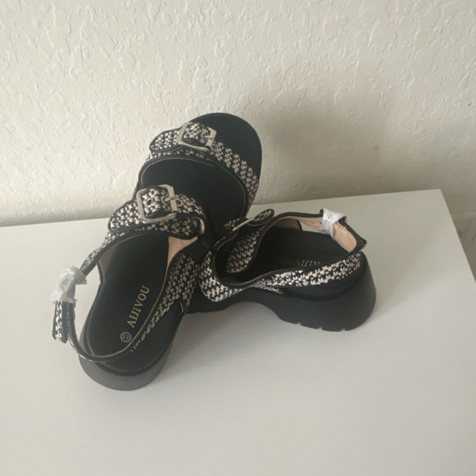 AIMYOU Black White Geometric Patterned Buckle Str… - image 3