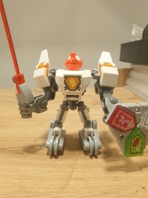 LEGO NEXO KNIGHTS: Battle Suit Aaron (70364) & Battle Suit Lance (70366)