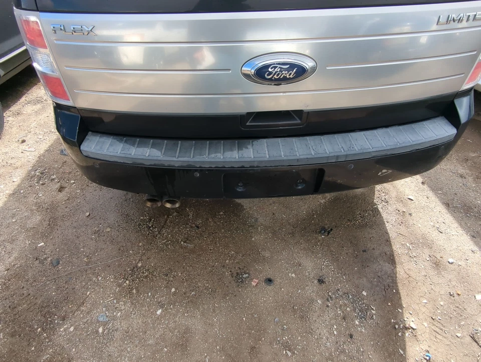 2010-2012 Ford Flex Rear Bumper Assembly Oem JDWIH — 第 2/2 张图片