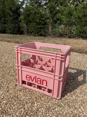 Evian Rosa Plastik Flaschenkiste Aufbewahrung Trägerbox Kunststoffkiste
