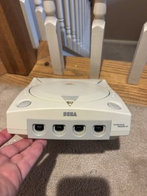 SEGA Dreamcast  Home Console Only - White, For Parts Or Repair--DOES NOT READ