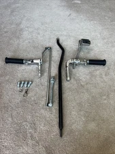 2008 - 2017 HARLEY DAVIDSON DYNA OEM CHROME FORWARD CONTROLS W/MOUNTING HARDWARE