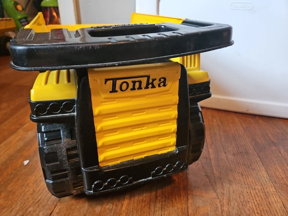 Tonka 18" Might Dump Truck - Image 4 of 4