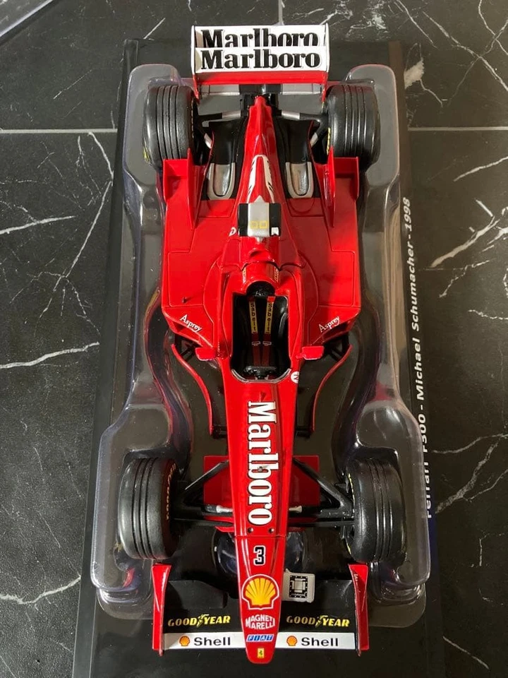 Modellino pressofuso Ferrari F300 F1 scala 1/24 grandi dimensioni Michael... - Immagine 3 di 4