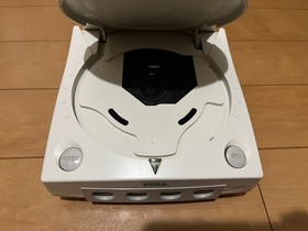 SEGA DreamCast Console (HKT-3000) & Controller with 2 games and BOX 0902