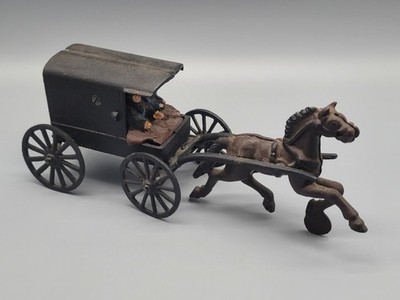 Vtg Hand Painted Cast Iron Amish 1 Horse Drawn Wagon w/ Family Mom, Dad, 2 Kids 