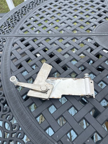Vintage Heavy Duty Swing Away Kitchen Manual Wall Mount Can Opener w/Wall Mount - Picture 2 of 9
