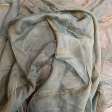 Mood Fabrics New York Chiffon di seta cangiante oro e blu – 1 iarda x 55"