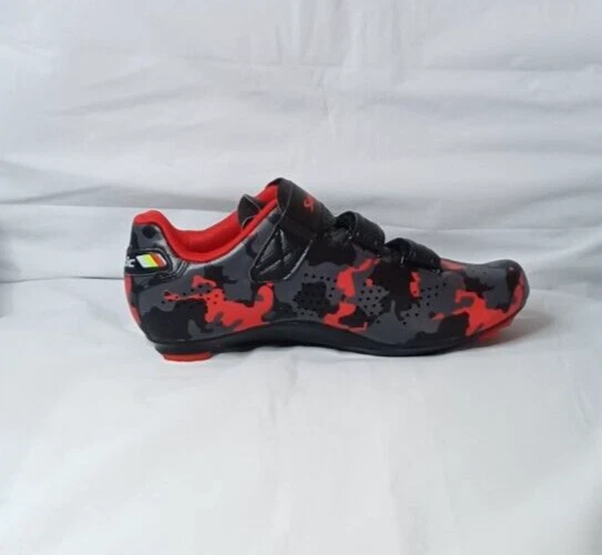 NEW W/out Box  41 / 8 Mens Santic Davee Red Camo Road Cycloing Shoes 3 Cleat - Image 2 of 4