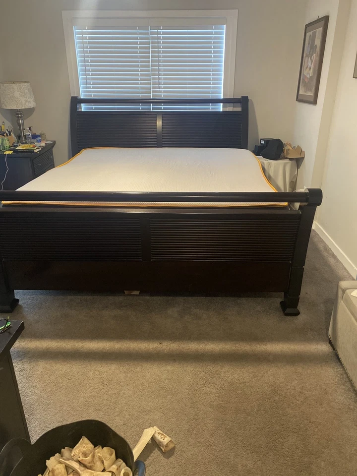 solid mahogany Bedroom  Set 5pc made In Antigua. - Image 2 of 4