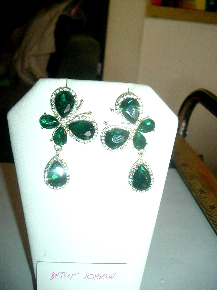 GORGEOUS Dangling GREEN WHITE Crystal BUTTERFLYS Betsey Johnson Pierced EARRINGS - Image 3 of 4