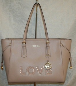 michael kors voyager pink