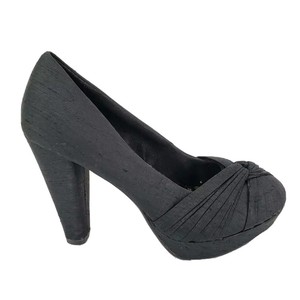 rocket dog slip on pumps