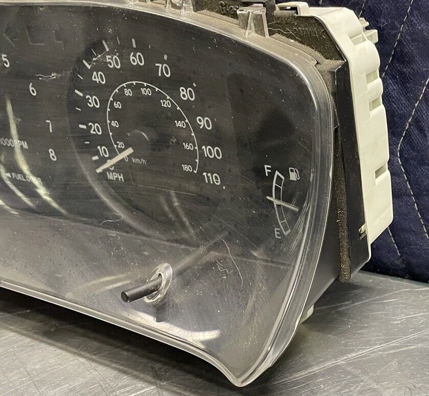 1998 - 1999 Chevrolet Prizm Instrument Gauge Cluster Speedo W/Tachometer 155,003 Foto 2 de 4