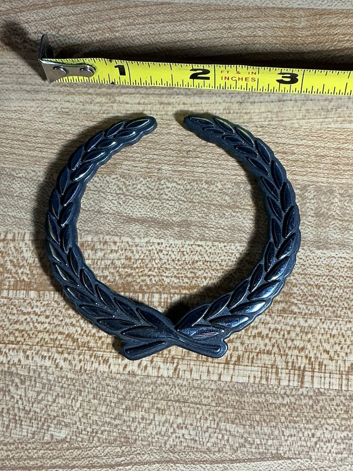 Emblema/ornamento vintage de parrilla de corona de Cadillac Foto 3 de 4