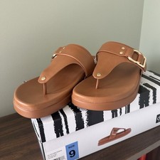Dolce Vita Women  s Tan Thong Sandals Faux Leather Buckle Flat US 9 NIB