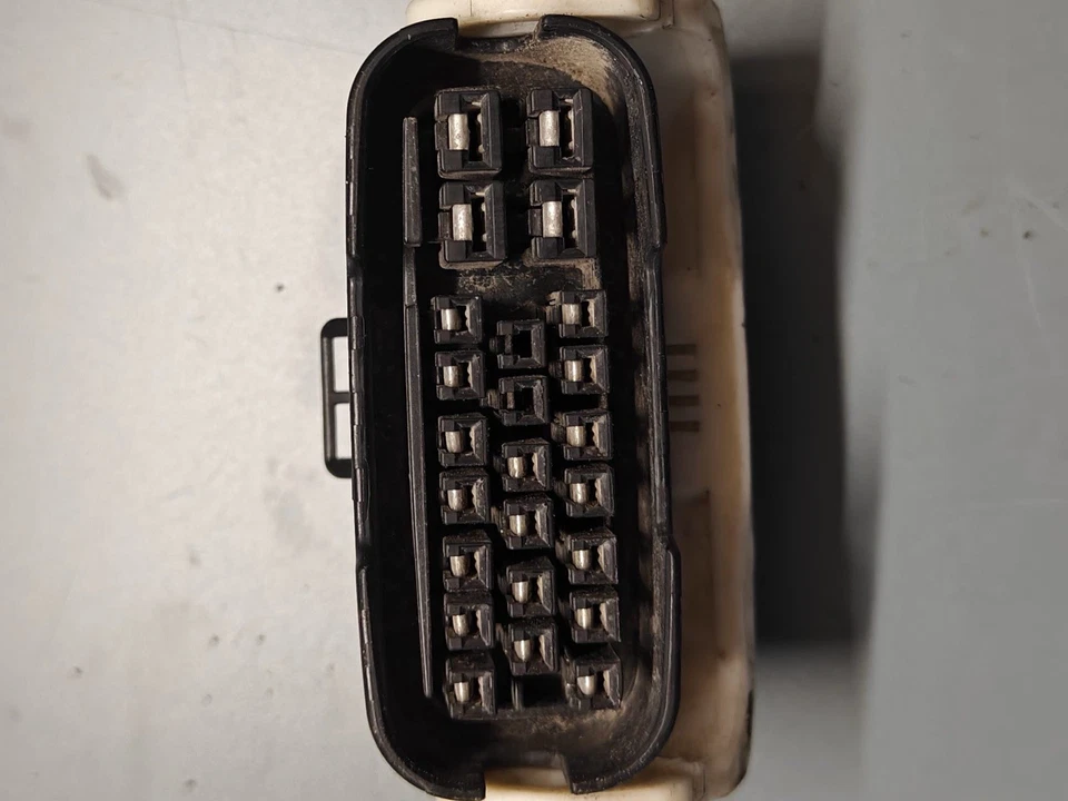 2006-2013 Lexus IS250 IS350 ISF OEM Headlight Connector Plug Front Right Side - Изображение 2 из 4