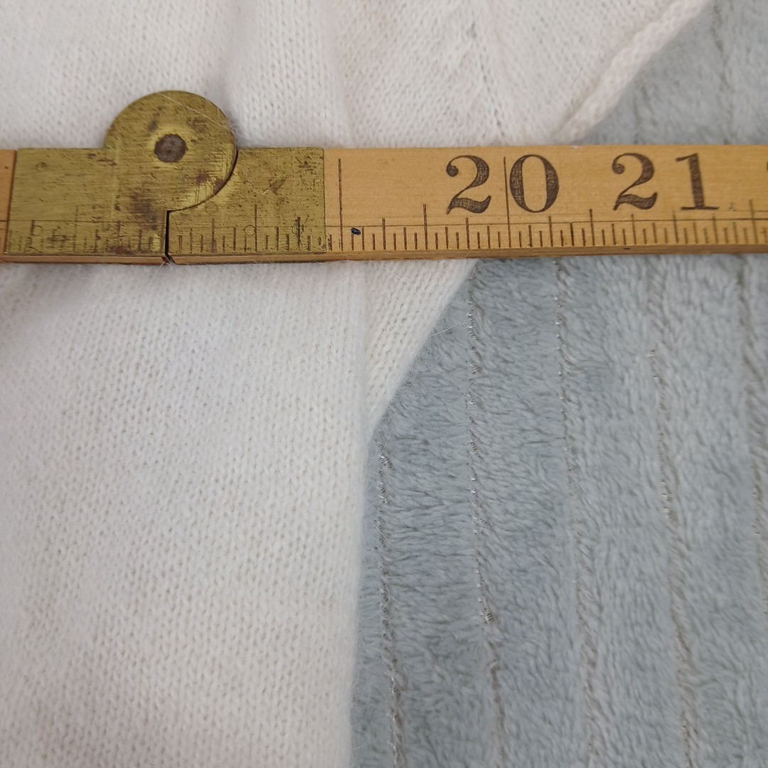 Vintage  Avoca Anthology Angora Wool cardigan Ladies size 2 white tie front crop