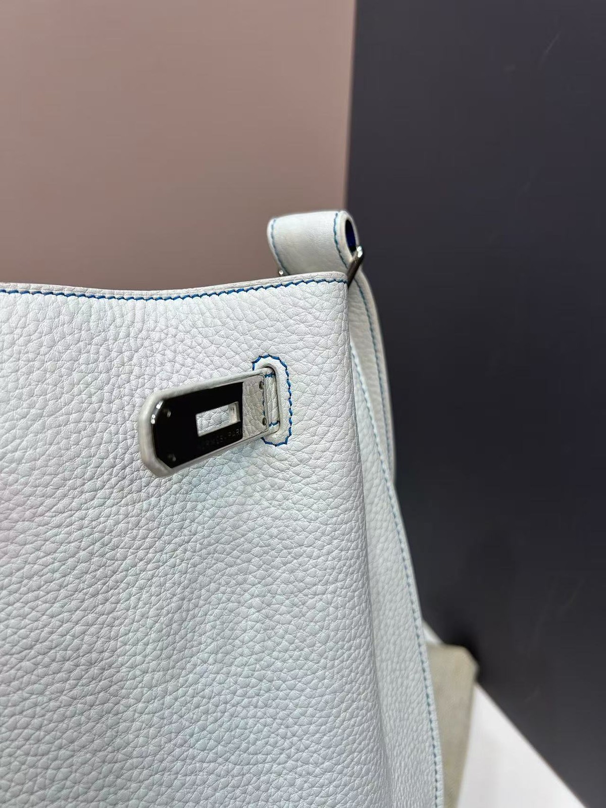 AUTH Hermès So Kelly White Togo Leather Palladium Hardware Shoulder Bucket Bag — image 12