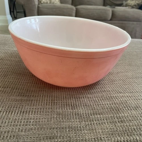 Pyrex 403 Pink Mixing Bowl 2.5 QT Vintage Mid-Century Solid Color