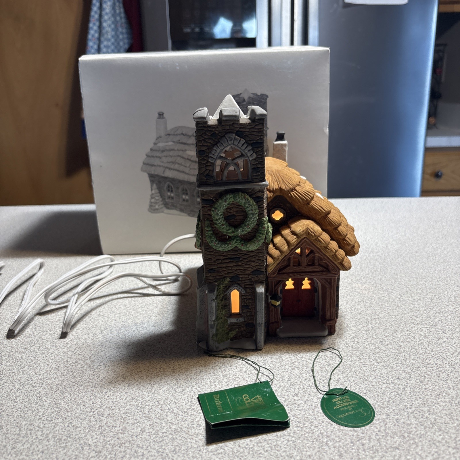 Dept 56 Ivy Glen Church Dickens Heritage Village #59277 Light & Box