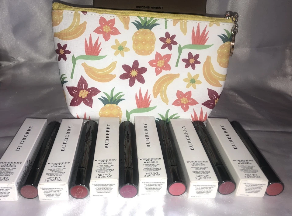 Bolsa de cosméticos y colores de labios de larga duración Six Burberry Full Kisses se vende por $204 Foto 2 de 3