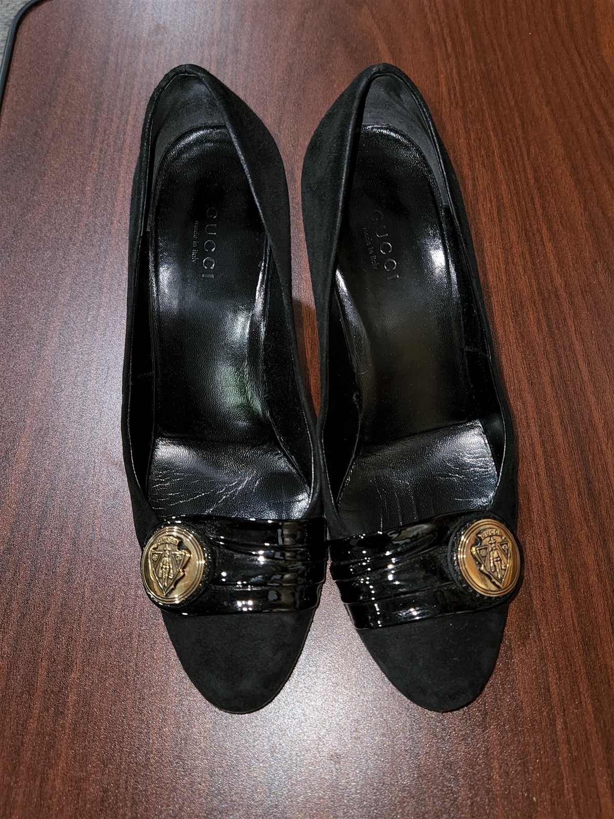 Gucci Black Suede w Coat of Arms on Patent Leather Shoes 7.5B EUC thumbnail 2