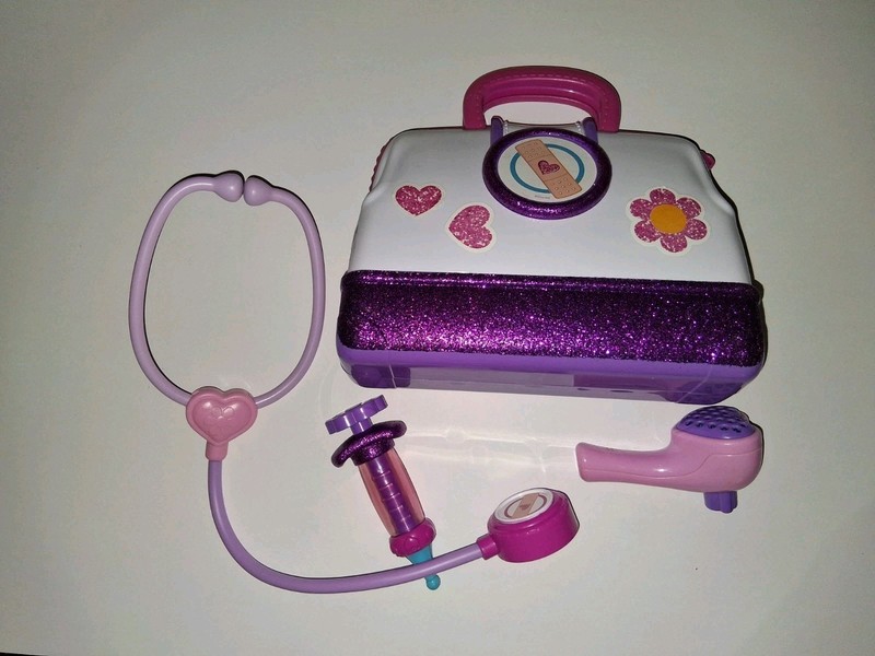 Disney Junior Doc Mcstuffins Doctor Bag With Accessories Stethoscope Talks