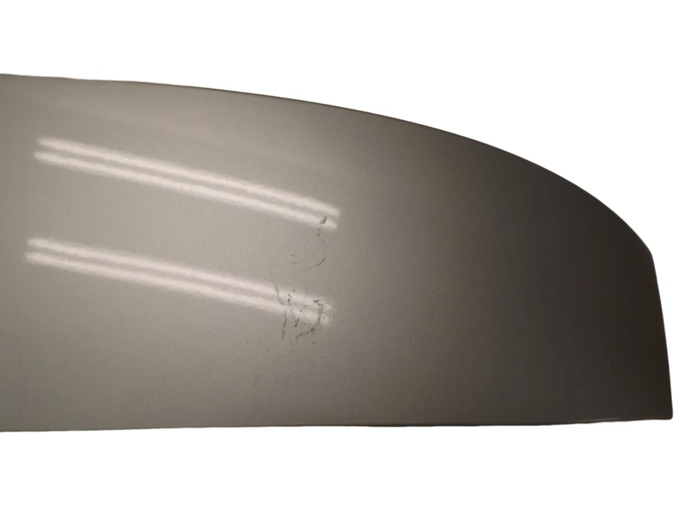 2002-2006 BMW 325xi Rear Wing Spoiler Used OEM 8235987 - Imagem 2 de 4