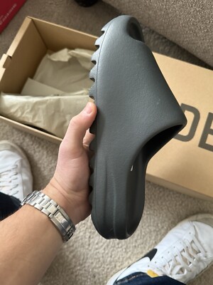 Brand New Adidas x Yeezy Mens Slide Dark Onyx - Size 10 - ID5103