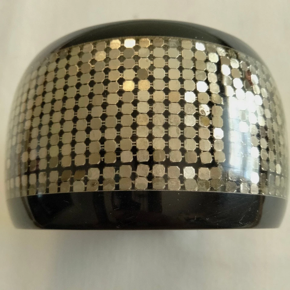 Браслет-манжета Iris Apfel & Bajalia черный и серебристый кольчуга коренастый 