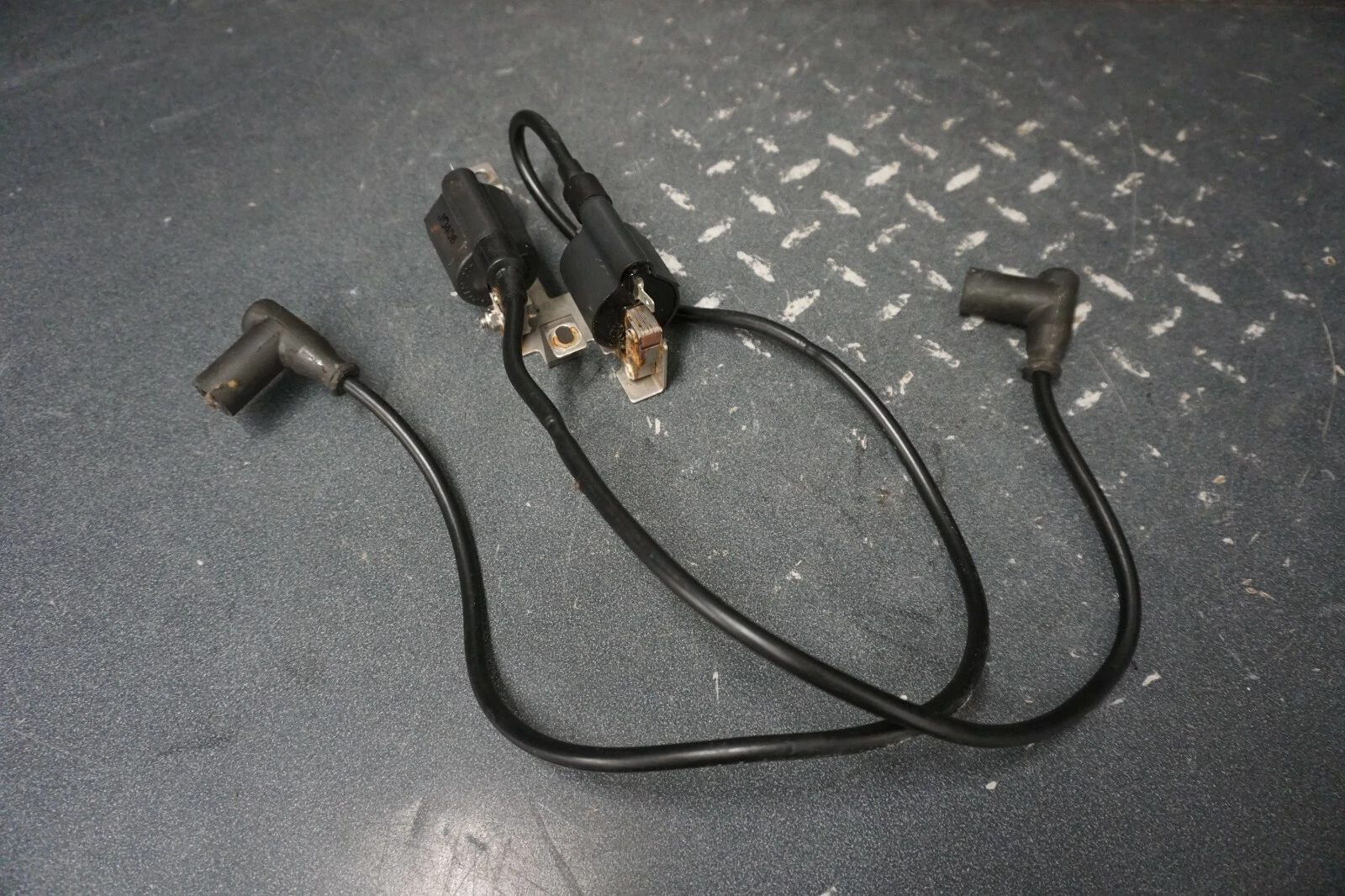 1999-2002 Sea-Doo OEM MAG PTO Ignition Coils w/ Mount Support Ass'y Freshwater