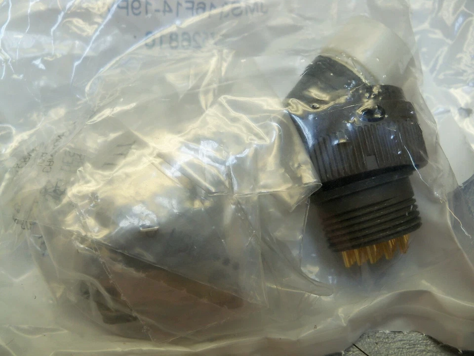 ITT Cannon ms3116f14-19pw MIL Spec Circular PIN 19 pos Size 14 Lot of 3 - Image 2 of 4